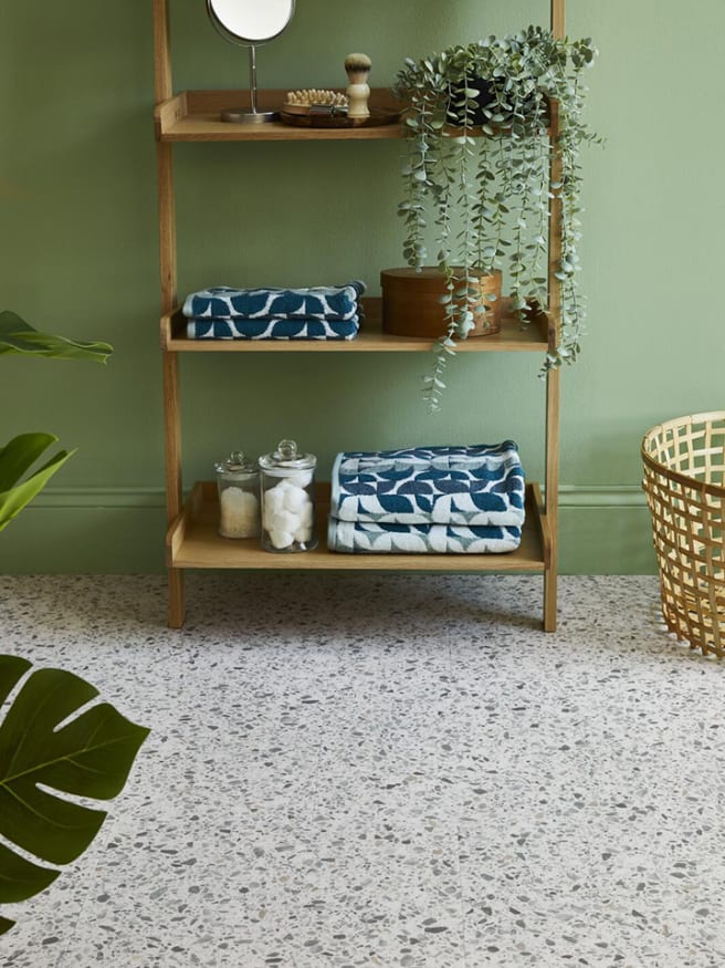 Gibson in bonded stone