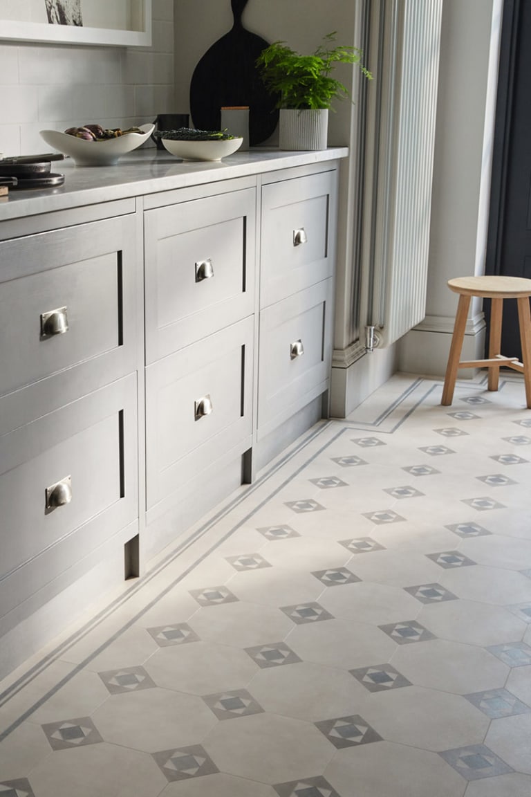 DC497 Octagon Key Grace in Kitchen area