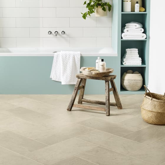 bathroom floor in Amtico Form FS7S4370 in Crema in herringbone laying pattern