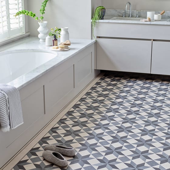 bathroom floor in Amtico Decor Victorian Star Chester DC496
