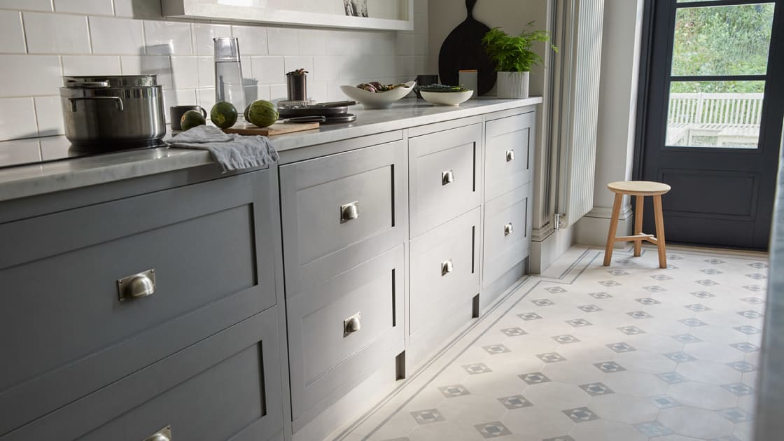 Kitchen flooring features Octagon Key Grace, DC497 from the Amtico Décor collection.