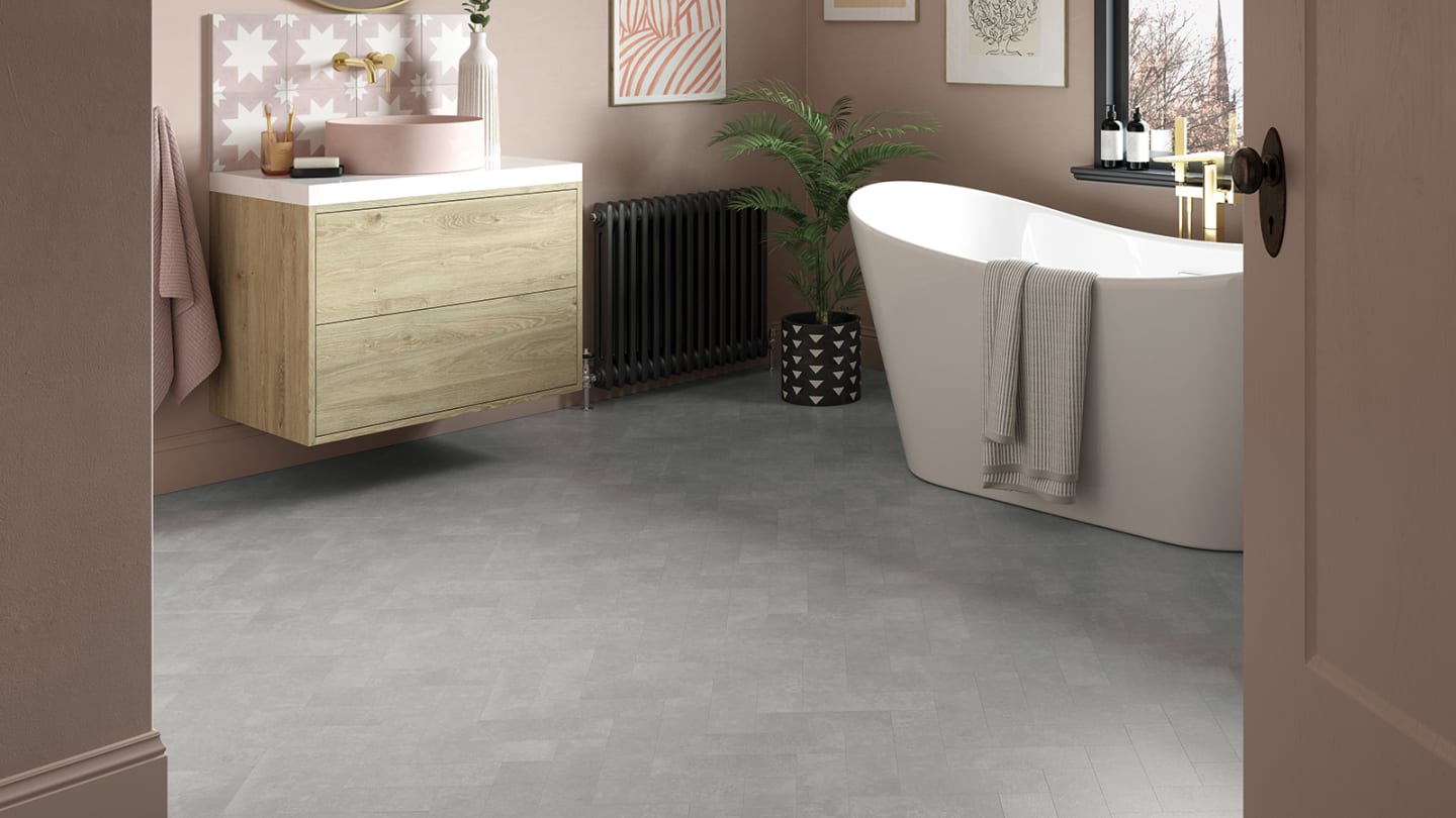 bathroom floor in Amtico Spacia in Sea SS5S2631
